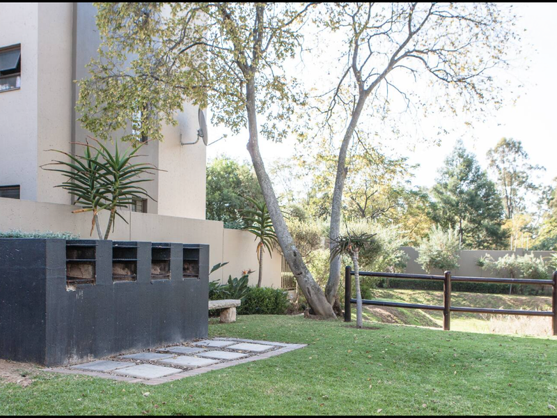 Fully Furnished Corporate Executive Studio Apartment In Fourways - Photo 10