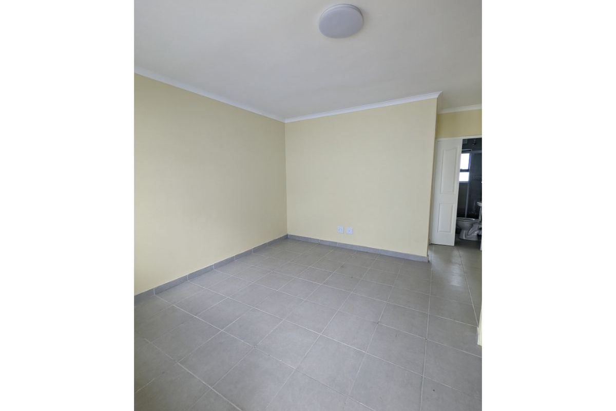 Secure 1-bedroom And 1-bath With Private Court Yard In Parow Valley, Cape Town. - Photo 5