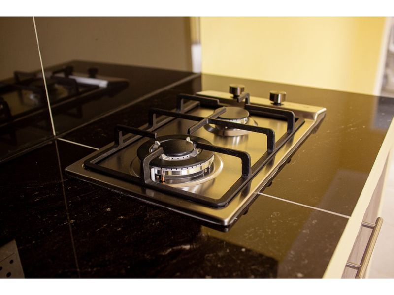 Secure 1-bedroom And 1-bath With Private Court Yard In Parow Valley, Cape Town. - Photo 4