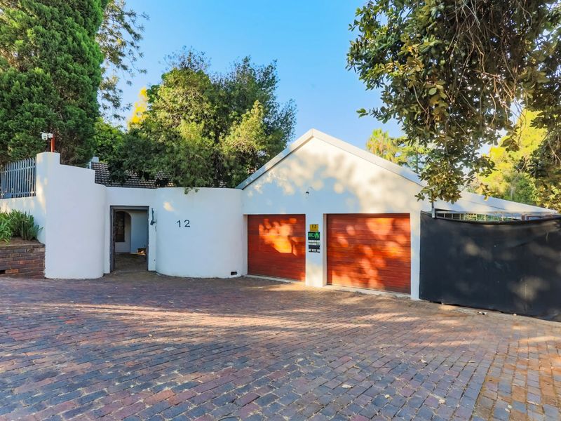 Secure 3-bedroom And 2-bathroom House In James Road, Olivedale - Photo 2
