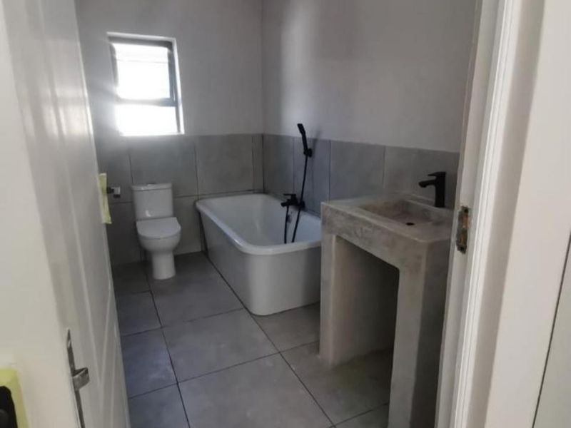 Secure 2-bedroom And 2-bathroom House In Delport Street, Palmiet - Photo 10