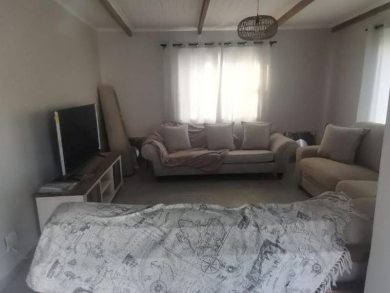 Secure 2-bedroom And 2-bathroom House In Delport Street, Palmiet - Photo 5