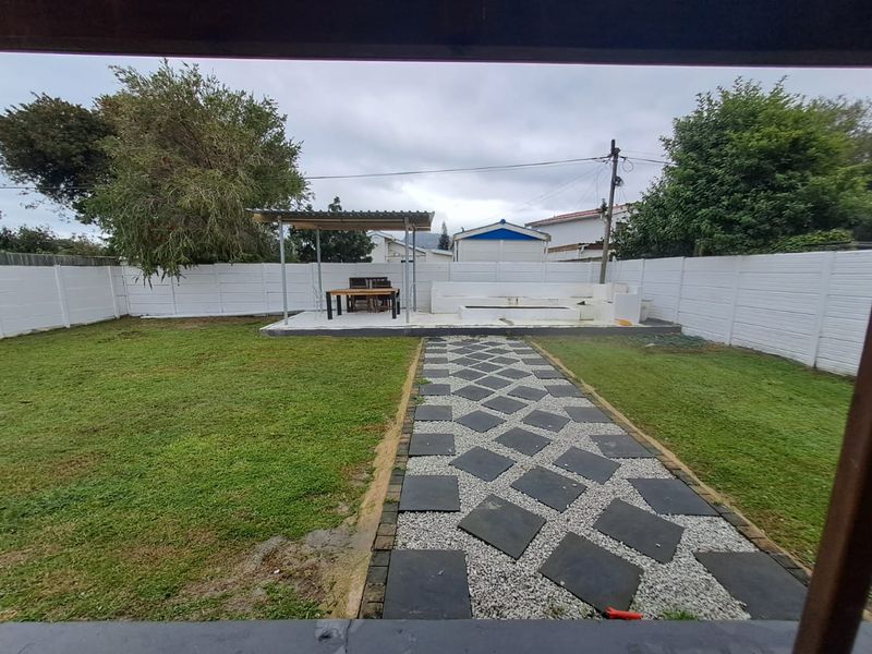 Secure 2-bedroom And 2-bathroom House In Delport Street, Palmiet - Photo 2