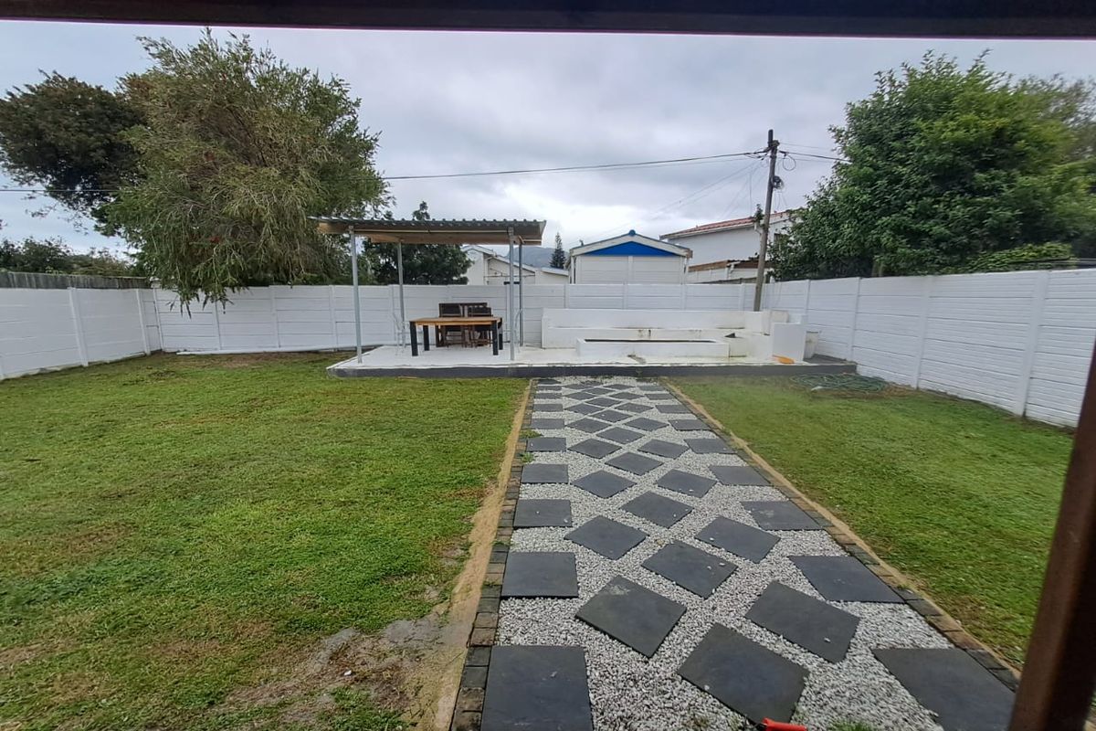 Secure 2-bedroom And 2-bathroom House In Delport Street, Palmiet - Photo 2