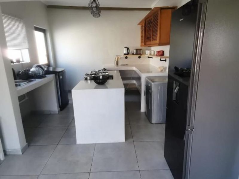 Secure 2-bedroom And 2-bathroom House In Delport Street, Palmiet - Photo 3