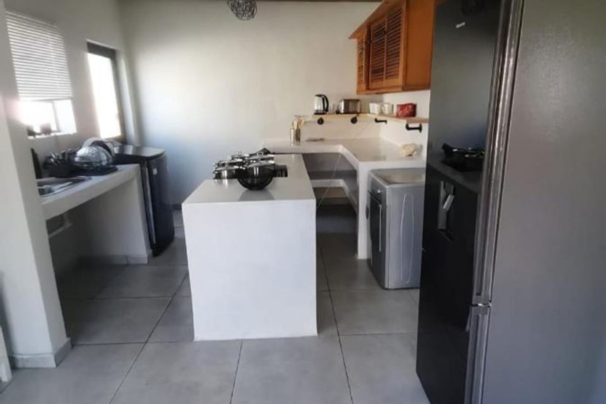 Secure 2-bedroom And 2-bathroom House In Delport Street, Palmiet - Photo 3