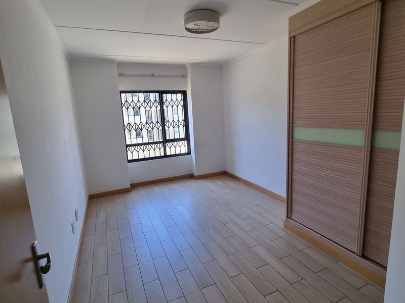 2-bedroom And 2-bathroom Apartment In La Maison Royale - Photo 2