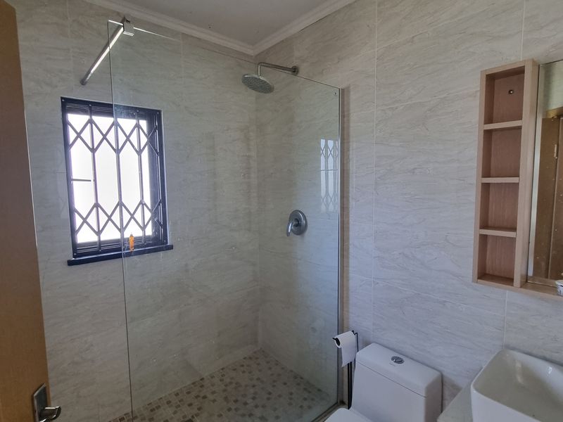 2-bedroom And 2-bathroom Apartment In La Maison Royale - Photo 5