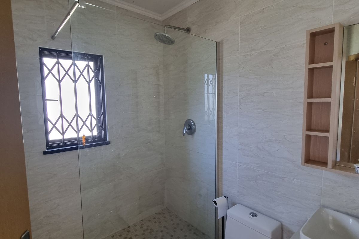 2-bedroom And 2-bathroom Apartment In La Maison Royale - Photo 5