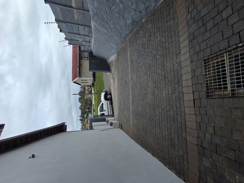 Secure 4-Bedroom And 2-Bathroom House In Barvale Drive, Hippo Road - Photo 2
