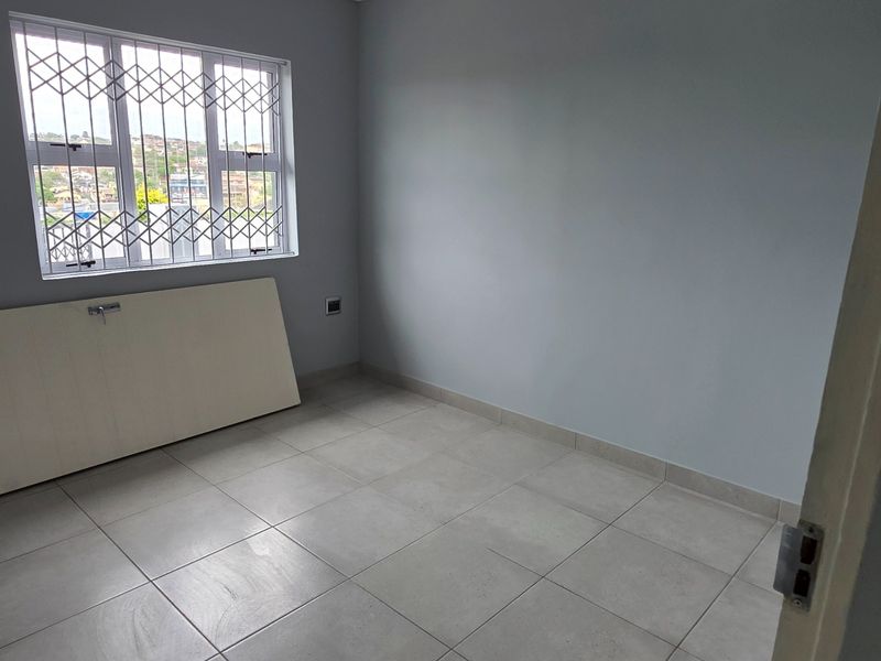 Secure 4-Bedroom And 2-Bathroom House In Barvale Drive, Hippo Road - Photo 6