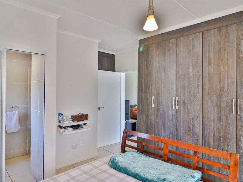 Modern 3-Bedroom And 2-Bathroom Apartment Ideal For Families - Photo 7