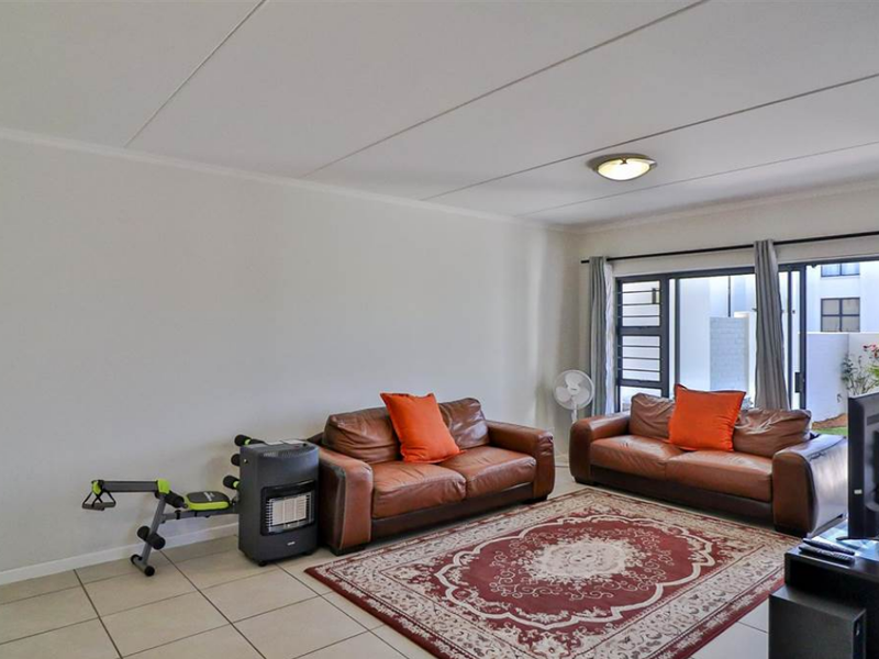 Modern 3-Bedroom And 2-Bathroom Apartment Ideal For Families - Photo 3