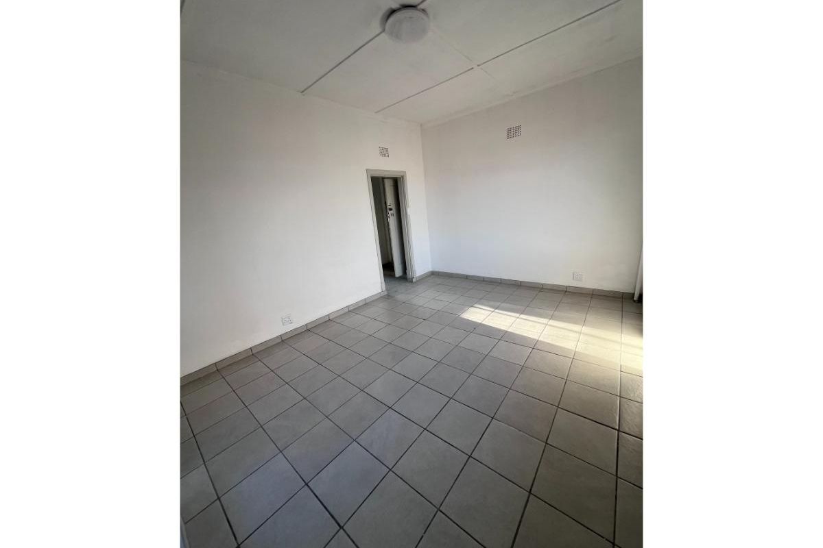 Cameron Court - Photo 3
