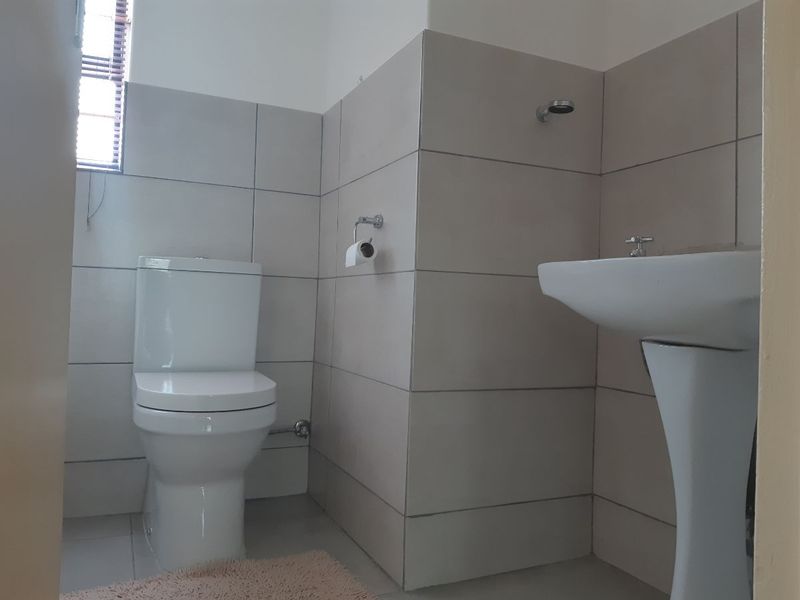 Stunning 1 Bedroom  And 1 Bathroom In Birch Acres, Kempton Park - Photo 10