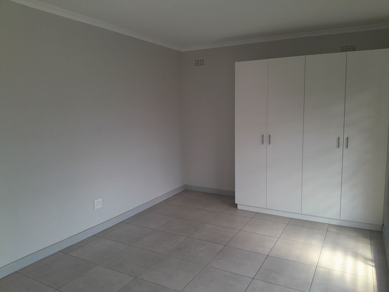 Spacious 2-bedroom And 1-bathroom Apartment In Parkwood - Photo 10