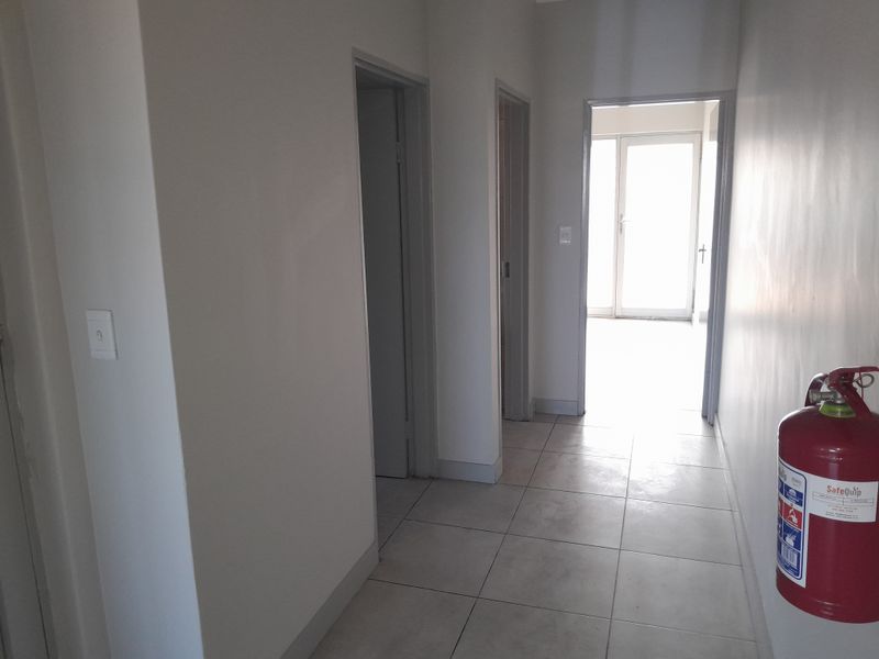 Spacious 2-bedroom And 1-bathroom Apartment In Parkwood - Photo 9