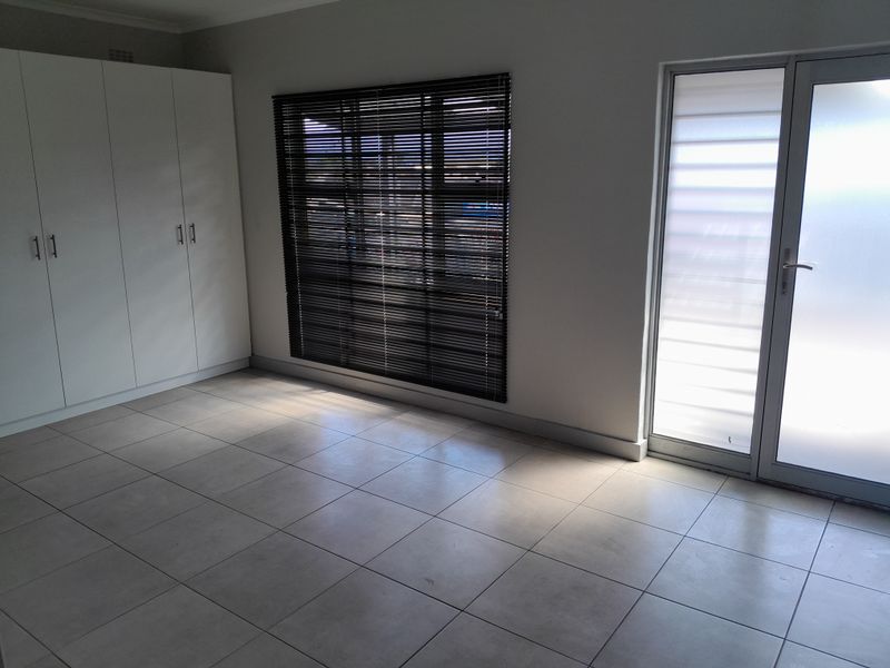 Spacious 2-bedroom And 1-bathroom Apartment In Parkwood - Photo 7
