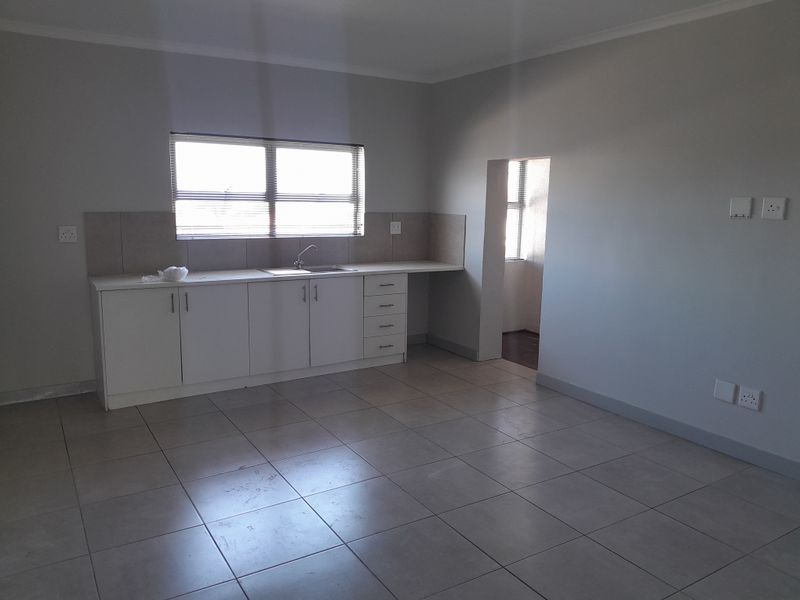 Spacious 2-bedroom And 1-bathroom Apartment In Parkwood - Photo 2