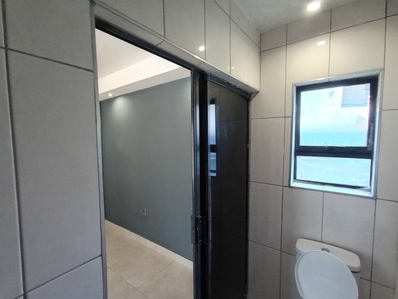 Secure 1-bedroom And 1-bathroom Apartment In Nellmapius, Pretoria - Photo 10