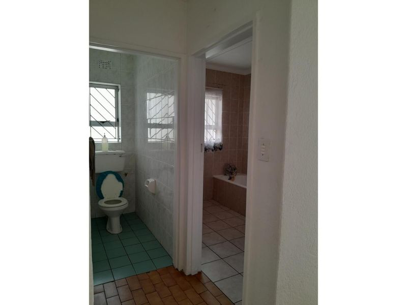 Spacious 3-Bedroom And 1-Bath House For Rent In Rylands Estate - Photo 8