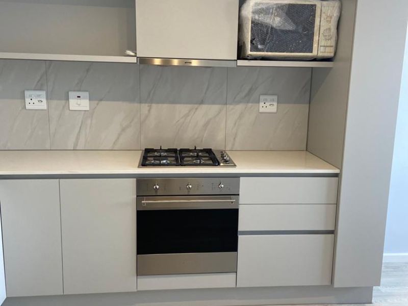 Secure 1-bedroom And 1-bathroom Apartment In Pineworx - Pinelands, Cape Town - Photo 2