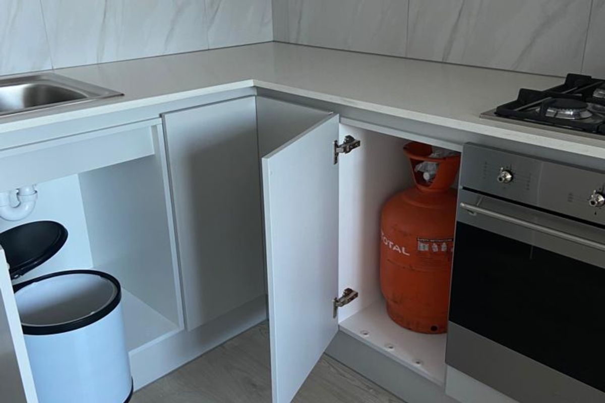 Secure 1-bedroom And 1-bathroom Apartment In Pineworx - Pinelands, Cape Town - Photo 3