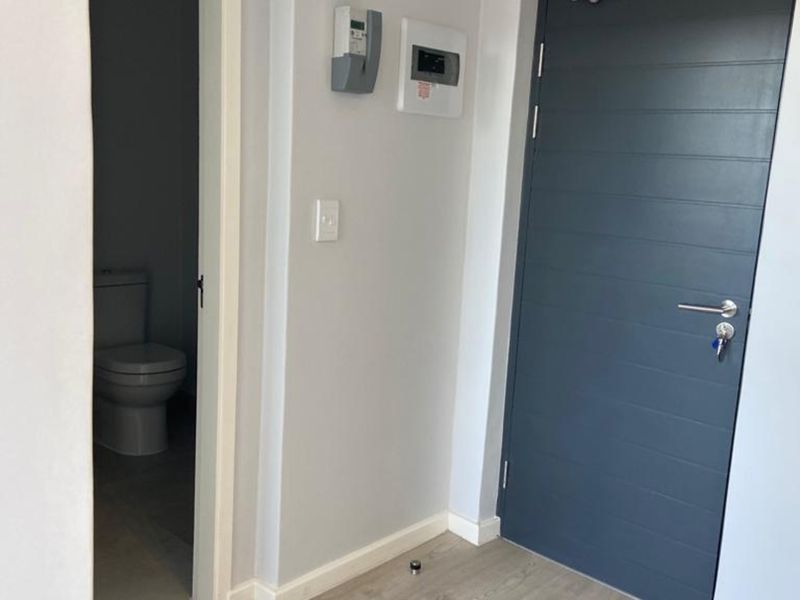 Secure 1-bedroom And 1-bathroom Apartment In Pineworx - Pinelands, Cape Town - Photo 4