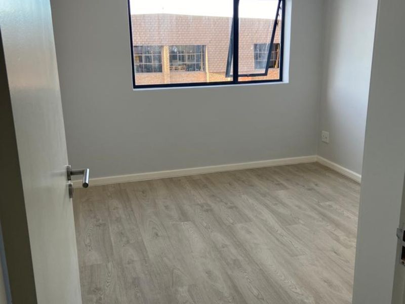 Secure 1-bedroom And 1-bathroom Apartment In Pineworx - Pinelands, Cape Town - Photo 7