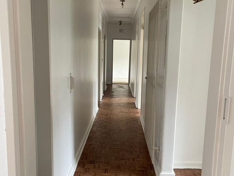 Morden Family Home In Bruma, De Wetshof - Photo 10