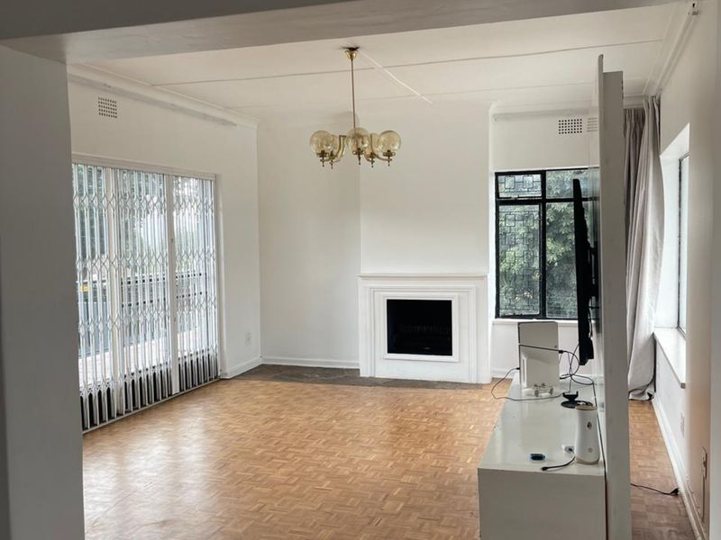 Morden Family Home In Bruma, De Wetshof - Photo 6