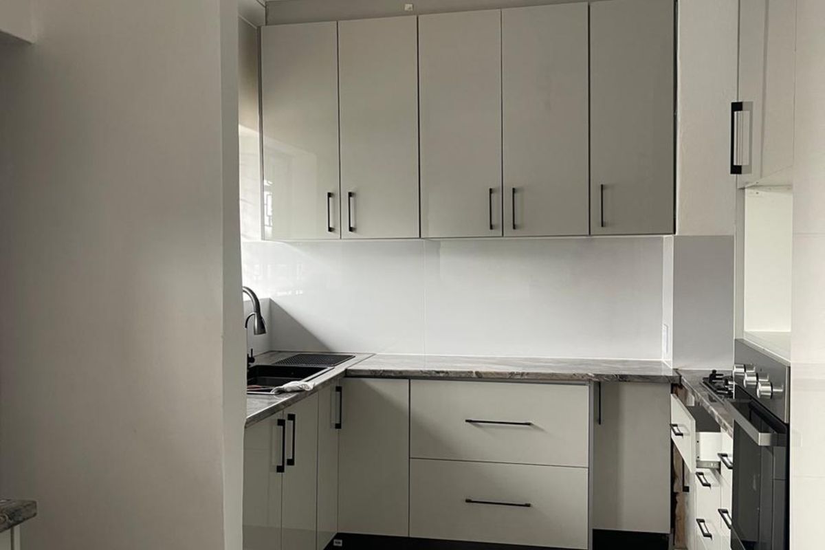 Morden Family Home In Bruma, De Wetshof - Photo 4