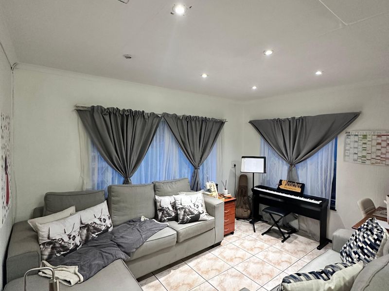 Secure 1-bedroom Cottage In Galena Avenue, Kloofendal - Photo 6