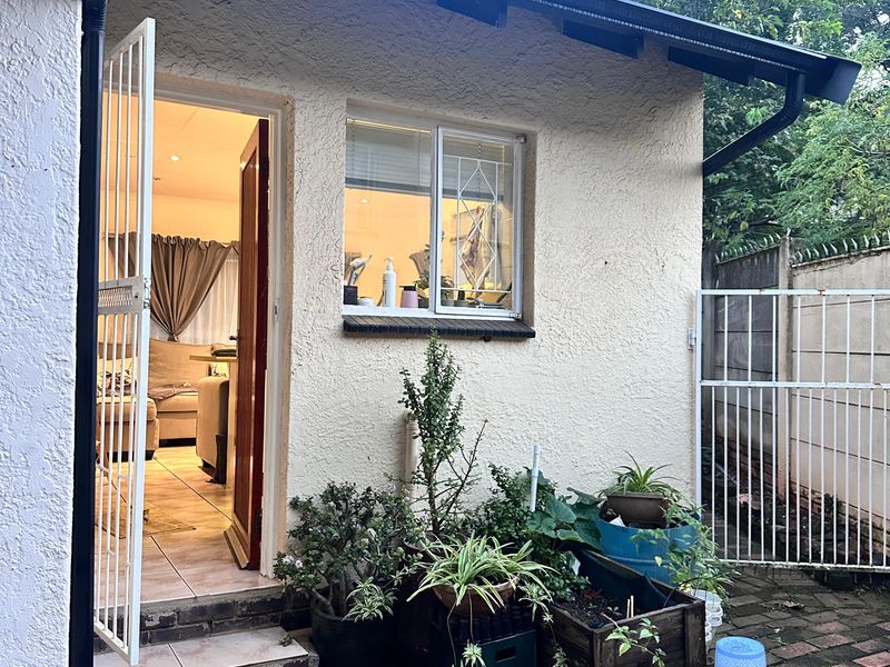 Secure 1-bedroom Cottage In Galena Avenue, Kloofendal - Photo 2