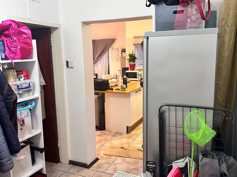 Secure 1-bedroom Cottage In Galena Avenue, Kloofendal - Photo 4