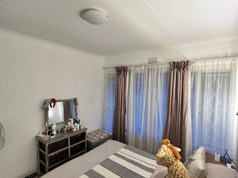 Secure 1-bedroom Cottage In Galena Avenue, Kloofendal - Photo 7