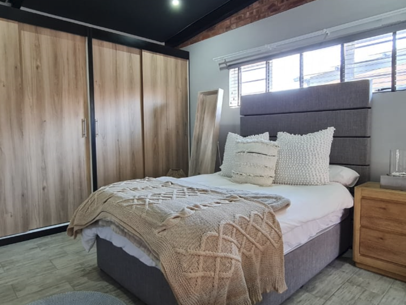 Spacious 1-bedroom And 2-bathroom Apartment In Potchefstroom - Photo 5