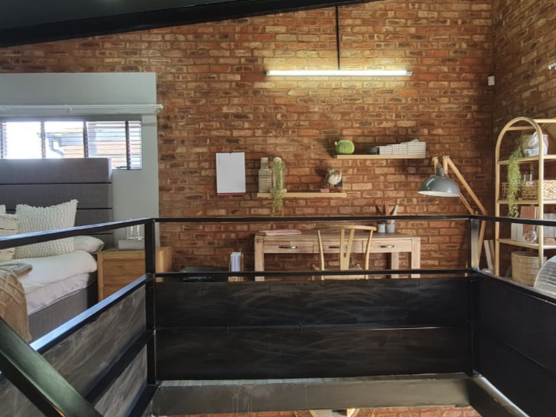 Spacious 1-bedroom And 2-bathroom Apartment In Potchefstroom - Photo 4
