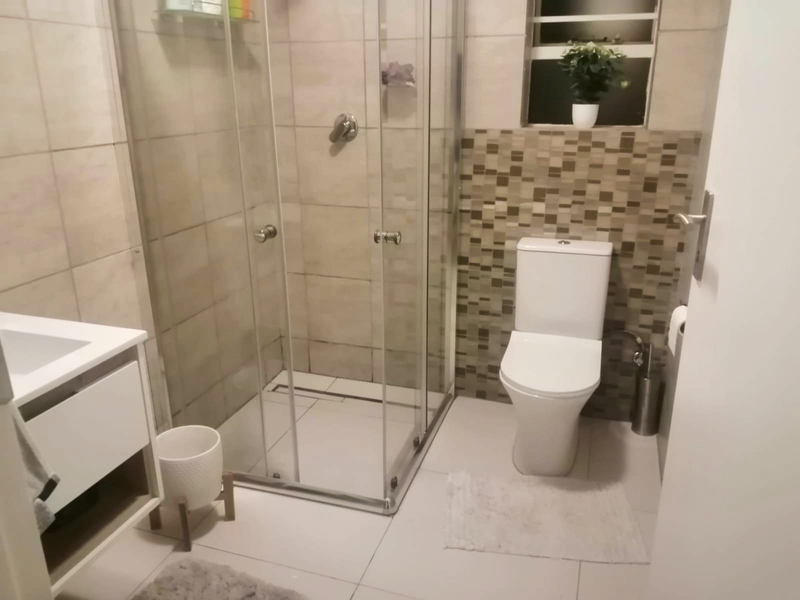 Modern 2-bedroom And 2-bath Apartment In Terenure - Photo 8
