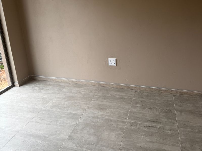 Secure 1-bedroom Apartment In Alexander Street, Birchleigh - Photo 9