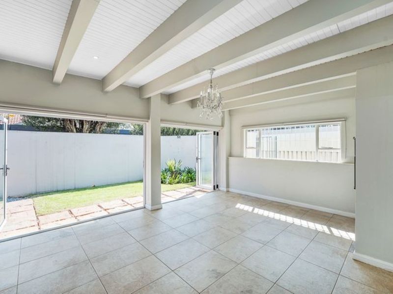 Modern Upmarket 3-bedroom, 3-bathroom Cluster - Photo 7