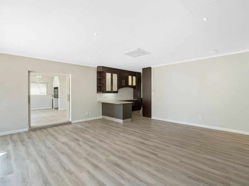 Modern Upmarket 3-bedroom, 3-bathroom Cluster - Photo 5