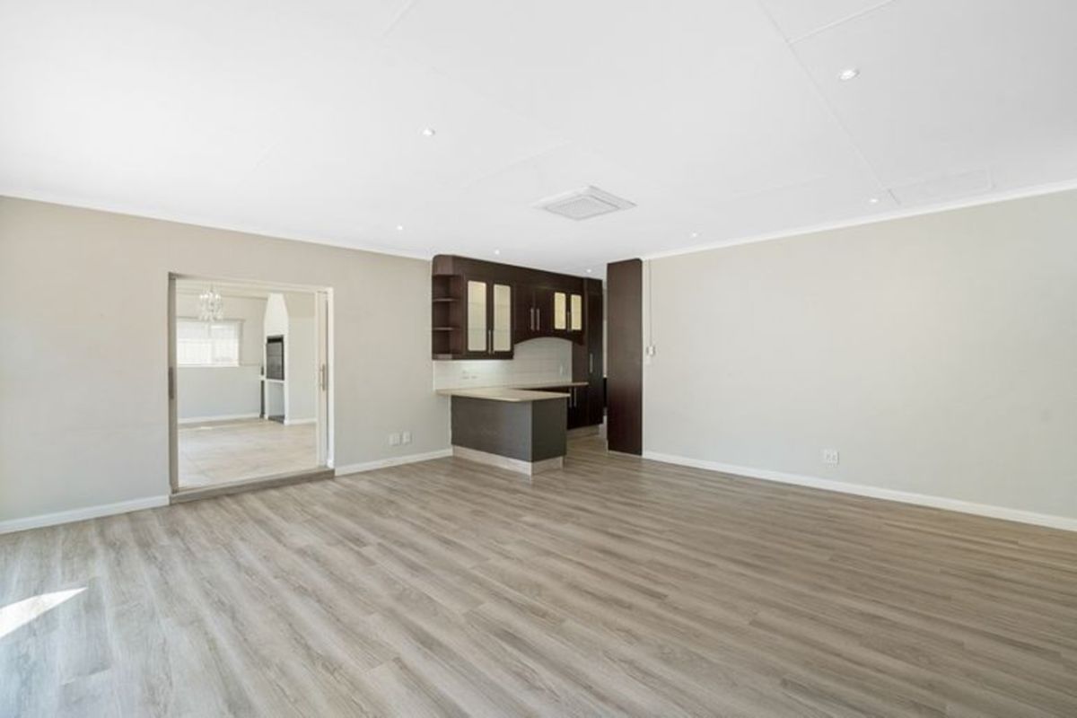 Modern Upmarket 3-bedroom, 3-bathroom Cluster - Photo 5