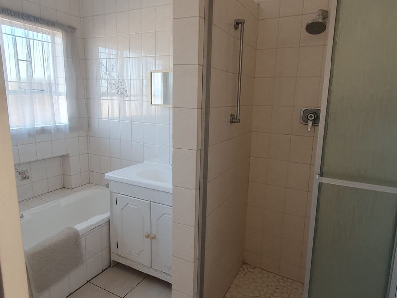 Simplex Unit In A Mature Lifestyle Estate - Photo 7