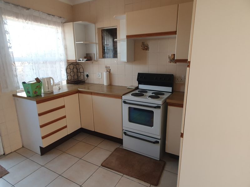 Simplex Unit In A Mature Lifestyle Estate - Photo 2