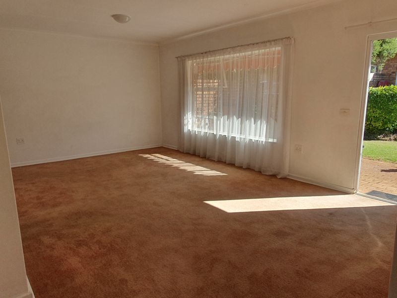 Simplex Unit In A Mature Lifestyle Estate - Photo 5