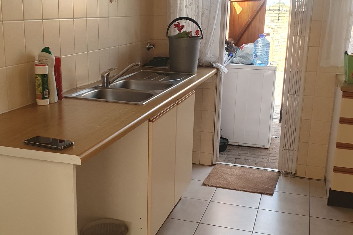 Simplex Unit In A Mature Lifestyle Estate - Photo 3