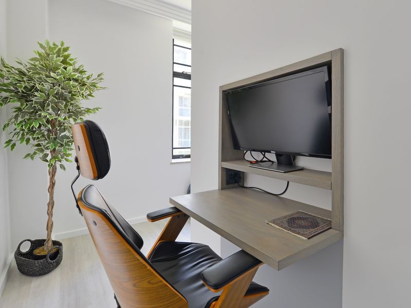 Secure 1-bedroom Apartment In Burg Street, Cape Town City Centre - Photo 9
