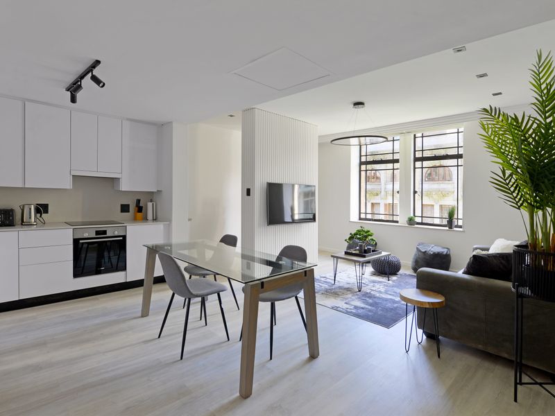 Secure 1-bedroom Apartment In Burg Street, Cape Town City Centre - Photo 5