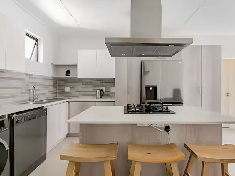 Morden 2 Bedroom And 2 Bath In Bryanston - Photo 1